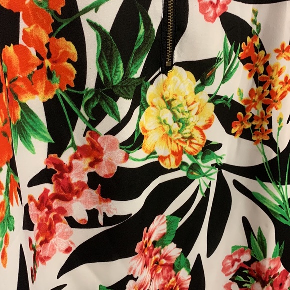 NWT ZAC & RACHEL small Floral tank top high low sleeveless black white floral - Picture 8 of 9